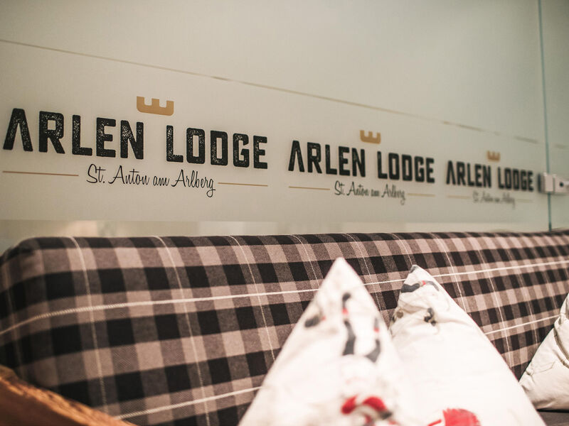 Arlen Lodge
