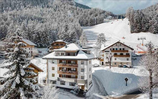 Náhled objektu Piccolo Hotel Claudia, San Vigilio di Marebbe / St. Vigil in Enneberg, Plan de Corones / Kronplatz, Itálie
