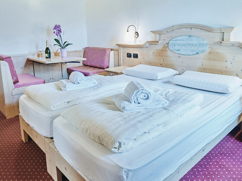 Hotel 2000