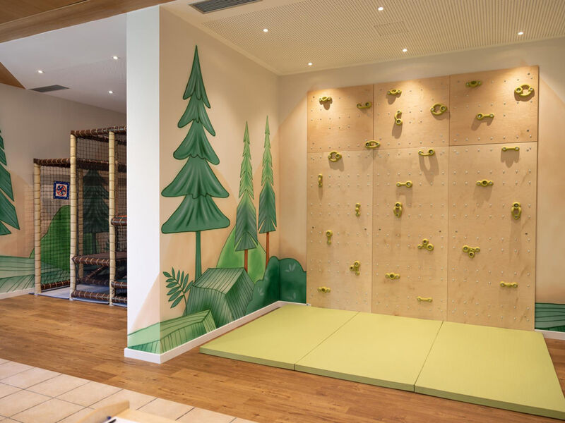 Blu Senales Active & Family Resort SKI OPENING