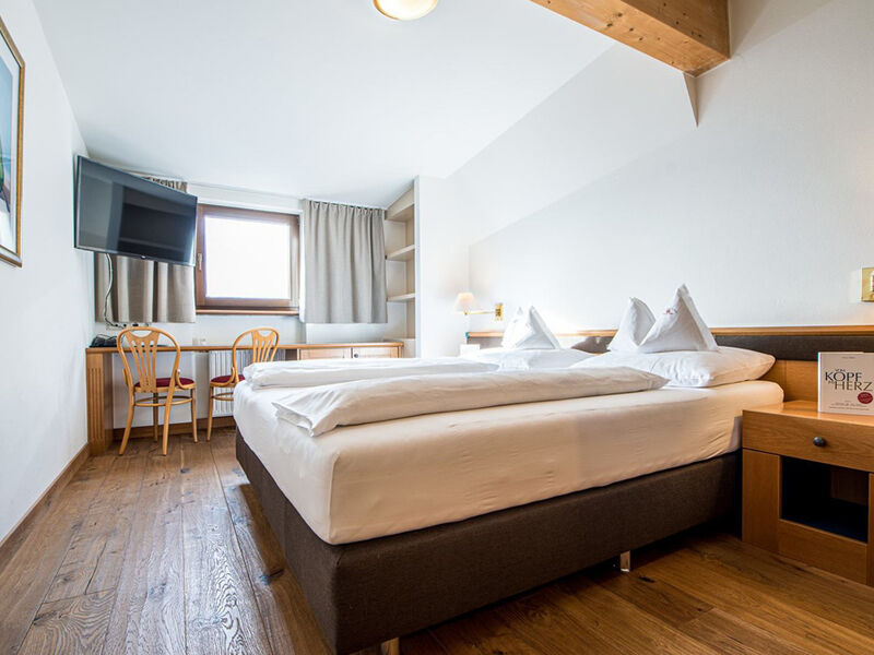 Alphotel Stocker