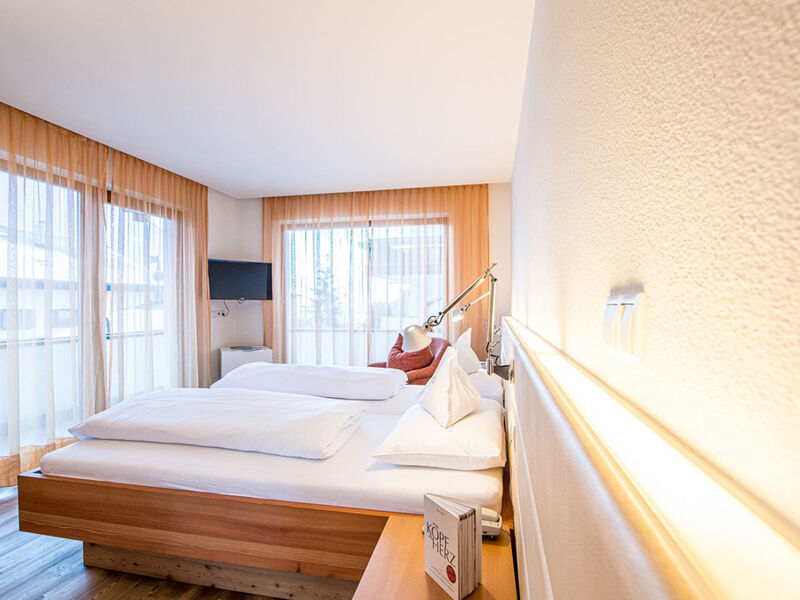 Alphotel Stocker