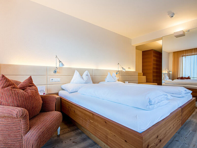 Alphotel Stocker