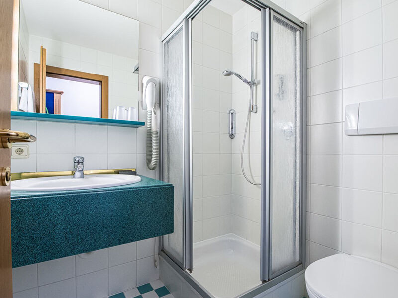 Alphotel Stocker