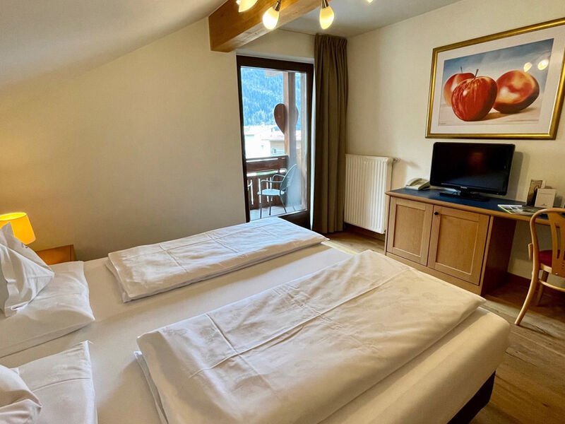 Alphotel Stocker