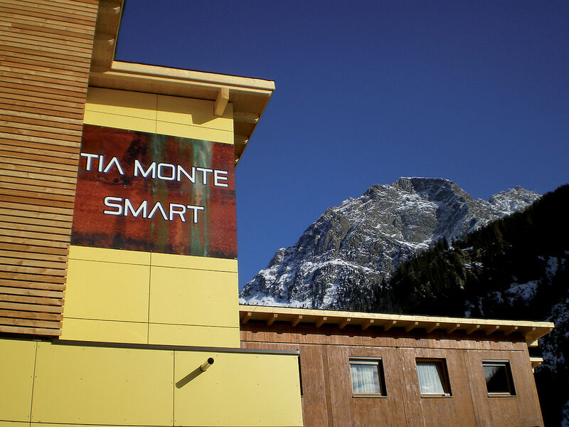 Tia Monte Smart