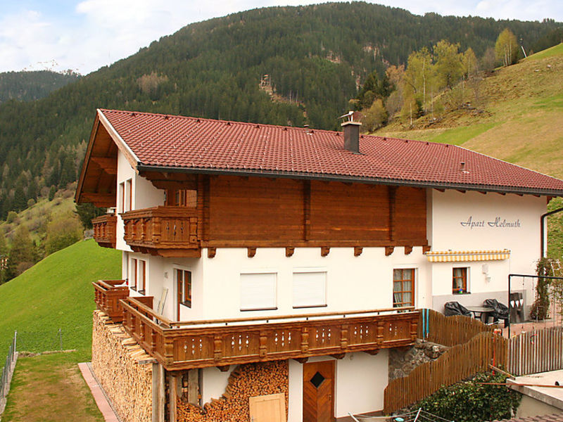 Apart Helmuth