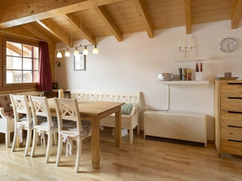 Chalet Flair (149E13)