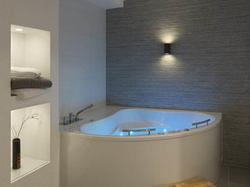 Chalet Flair (149E13)