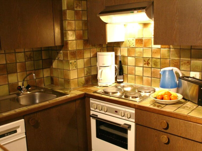 HOLIDAY APARTMENT