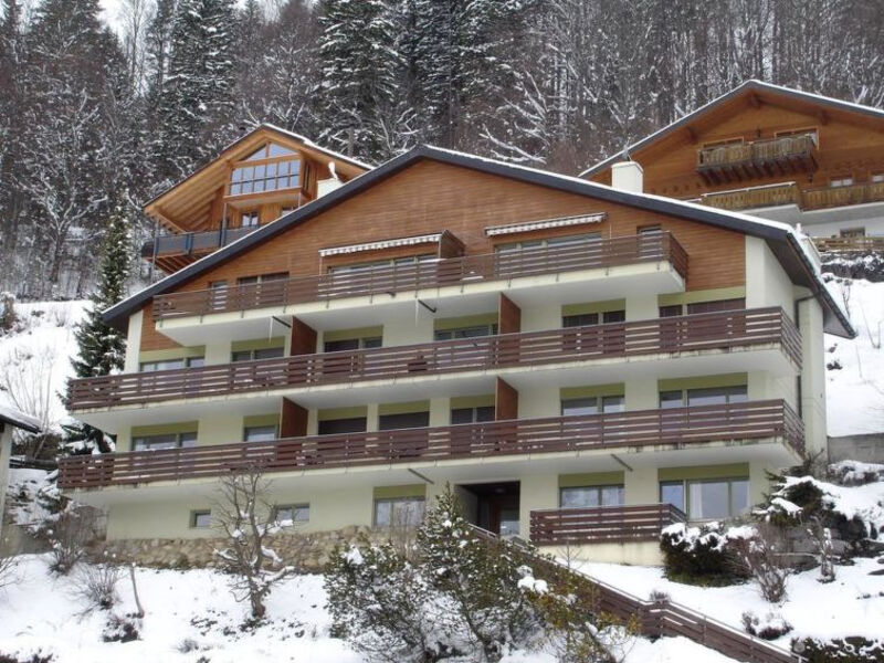 HOLIDAY APARTMENT