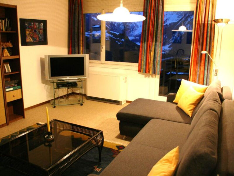 HOLIDAY APARTMENT