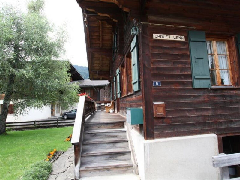 Lena, Chalet