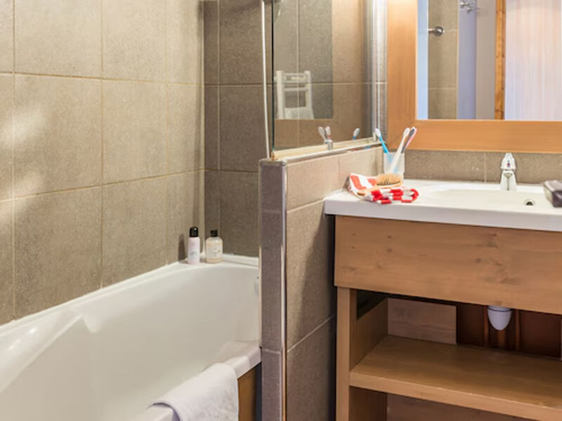 Residence Ours Blanc