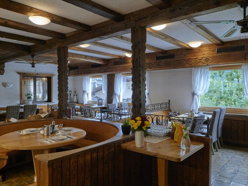 Madrisa Lodge