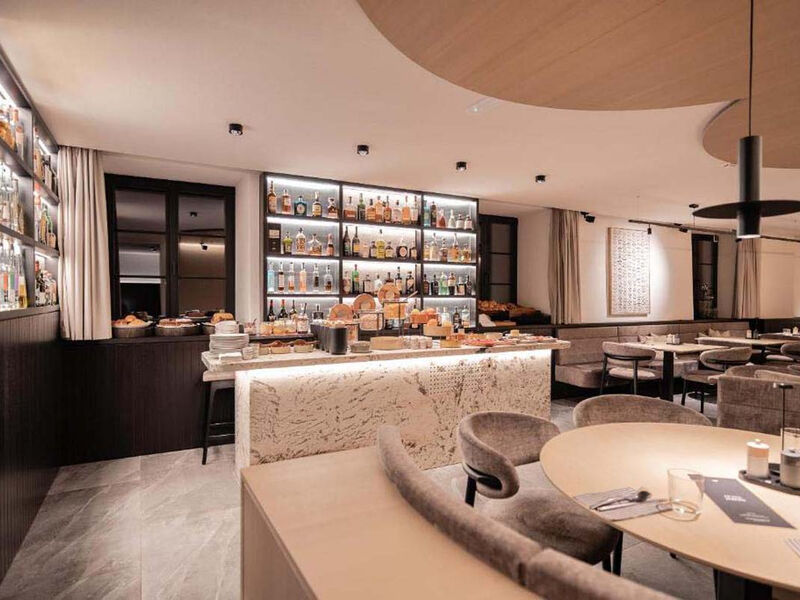 Schwarzer Adler Concept Living