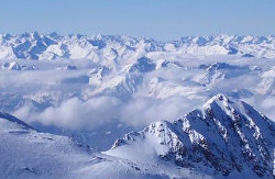 Scenerie při lyžování v rakouských Alpách