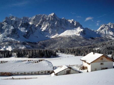 Lyžování v 3 Zinnen / Tre Cime Dolomiti - ilustrační fotografie