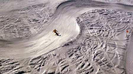 Lyžování v Alpe d'Huez - ilustrační fotografie